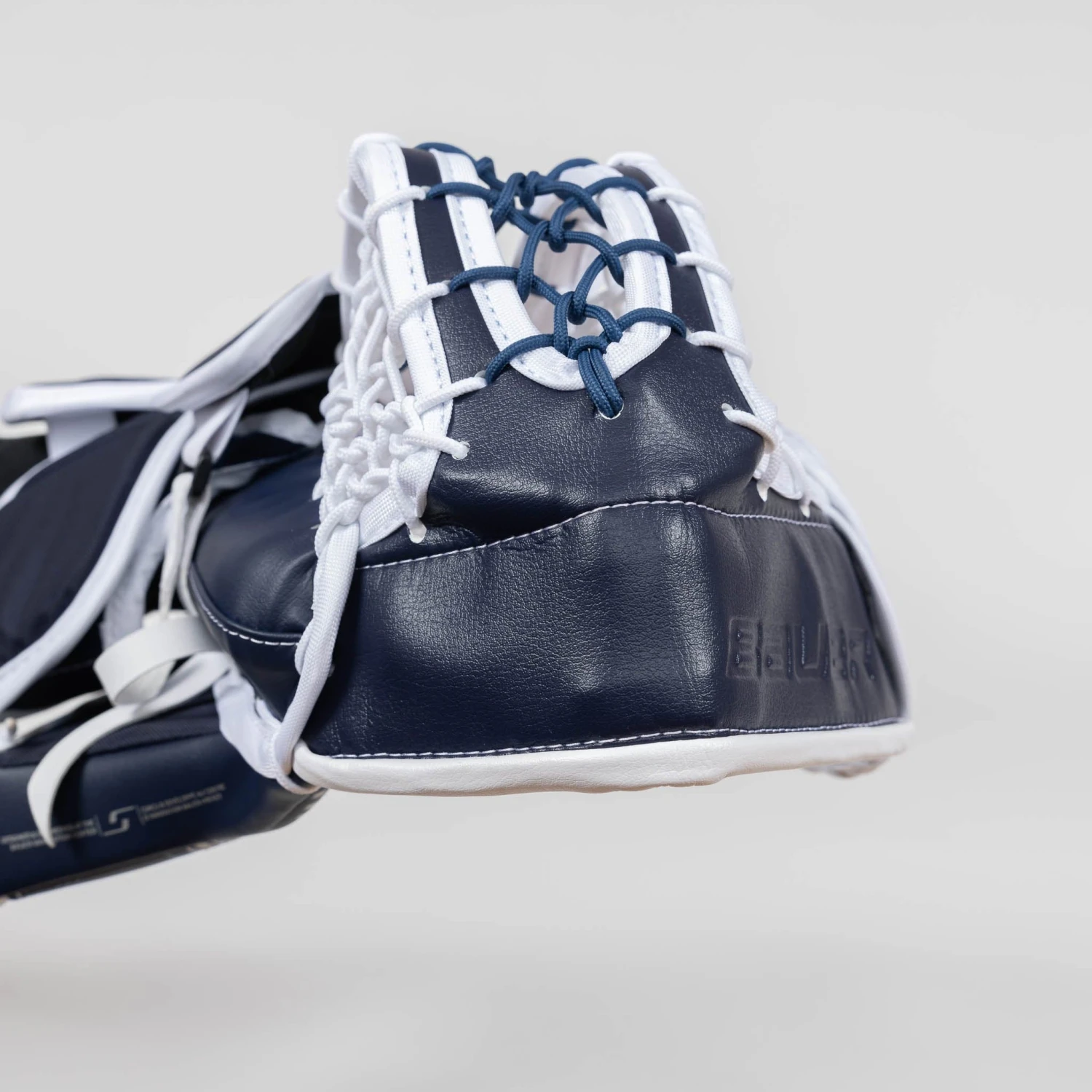 Bauer Supreme M5 Pro Senior Goalie Catcher 4 Bauer Supreme M5 Pro Senior Goalie Catcher - Image 4