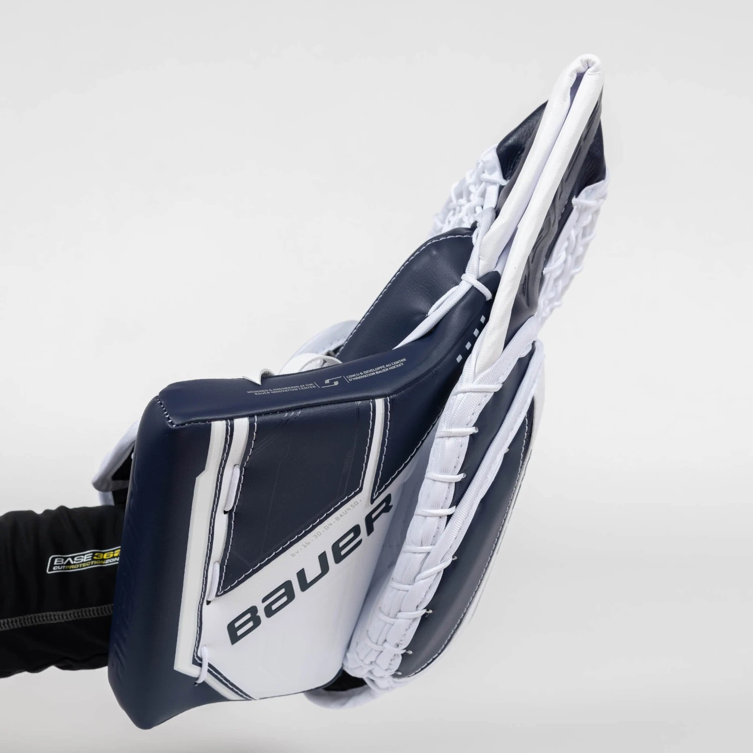 Bauer Supreme M5 Pro Senior Goalie Catcher 2 Bauer Supreme M5 Pro Senior Goalie Catcher - Image 2
