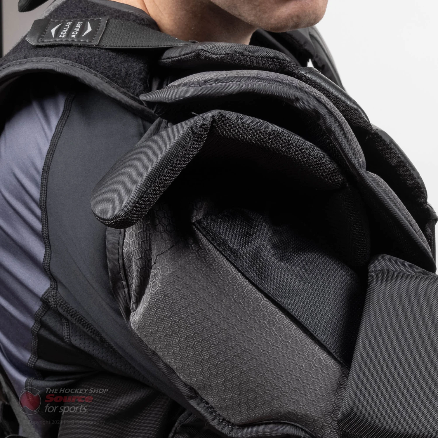 Bauer Vapor HyperLite Senior Chest & Arm Protector - Black 11 Bauer Vapor HyperLite Senior Chest & Arm Protector - Black - Image 11