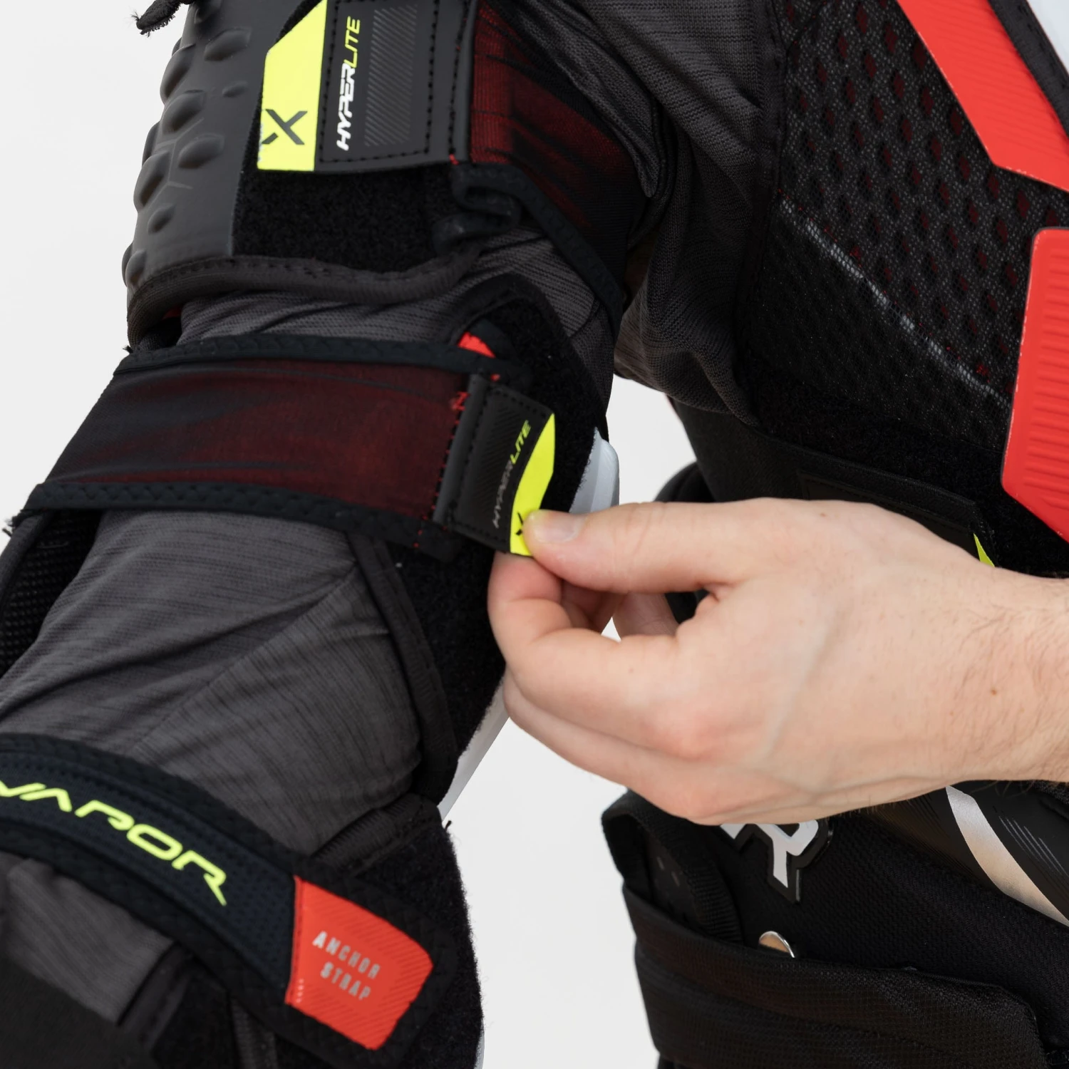 Bauer Vapor Hyperlite Senior Hockey Elbow Pads 7 Bauer Vapor Hyperlite Senior Hockey Elbow Pads - Image 7