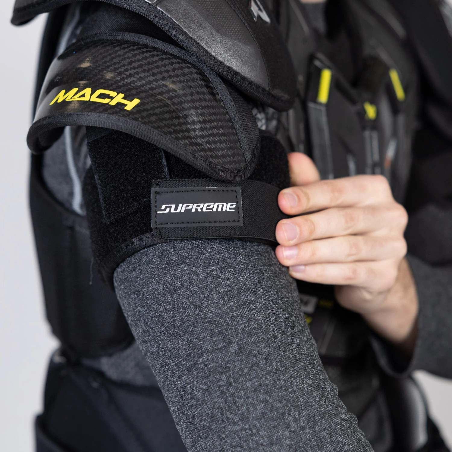 Bauer Supreme Mach Senior Hockey Shoulder Pads 7 Bauer Supreme Mach Senior Hockey Shoulder Pads - Image 7